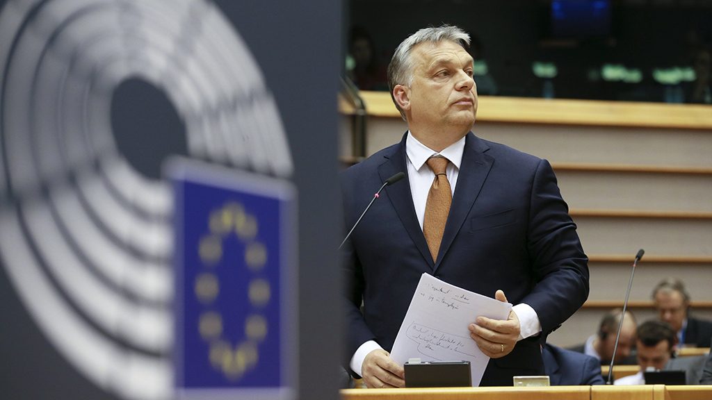 Párbeszéd: Állítsuk meg Orbán Viktort!